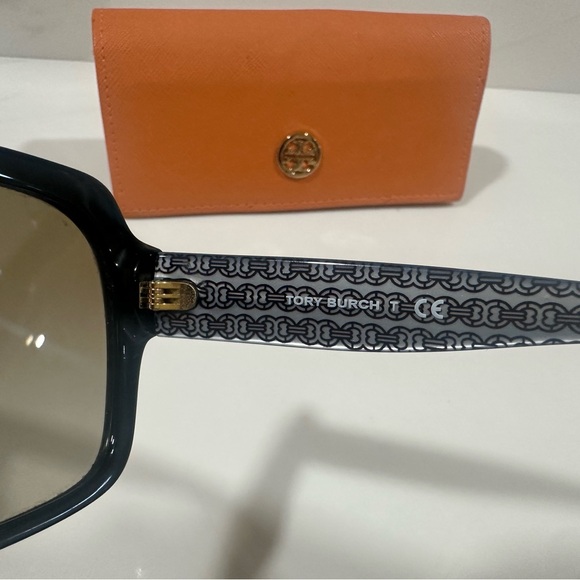 Tory Burch Black Oversized Sunglasses - Picture 9 of 9
